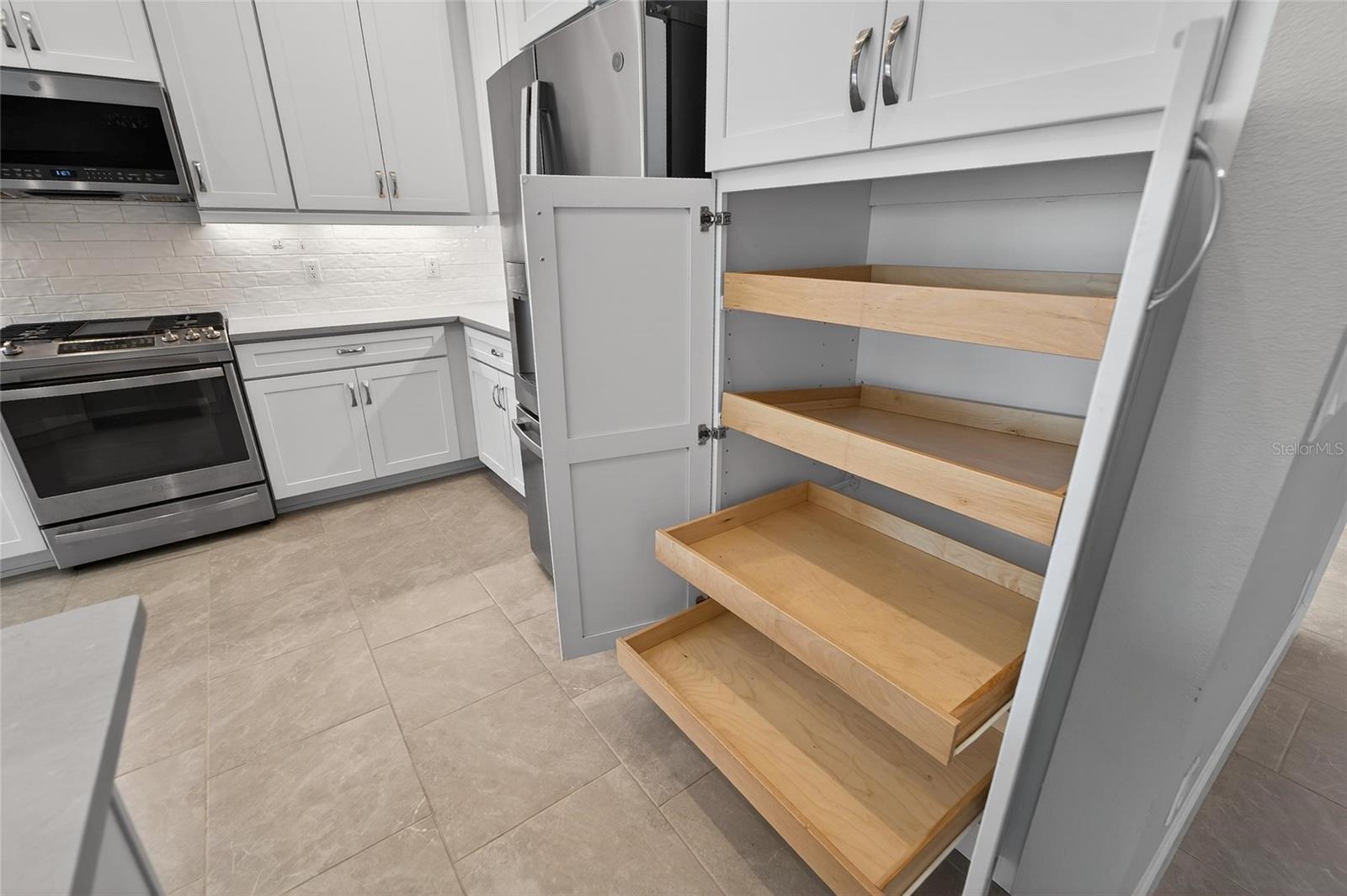 Image 18 of 79 For 15512 Corona Del Mar Drive