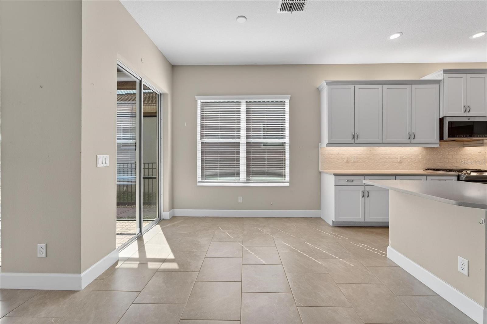 Image 19 of 79 For 15512 Corona Del Mar Drive