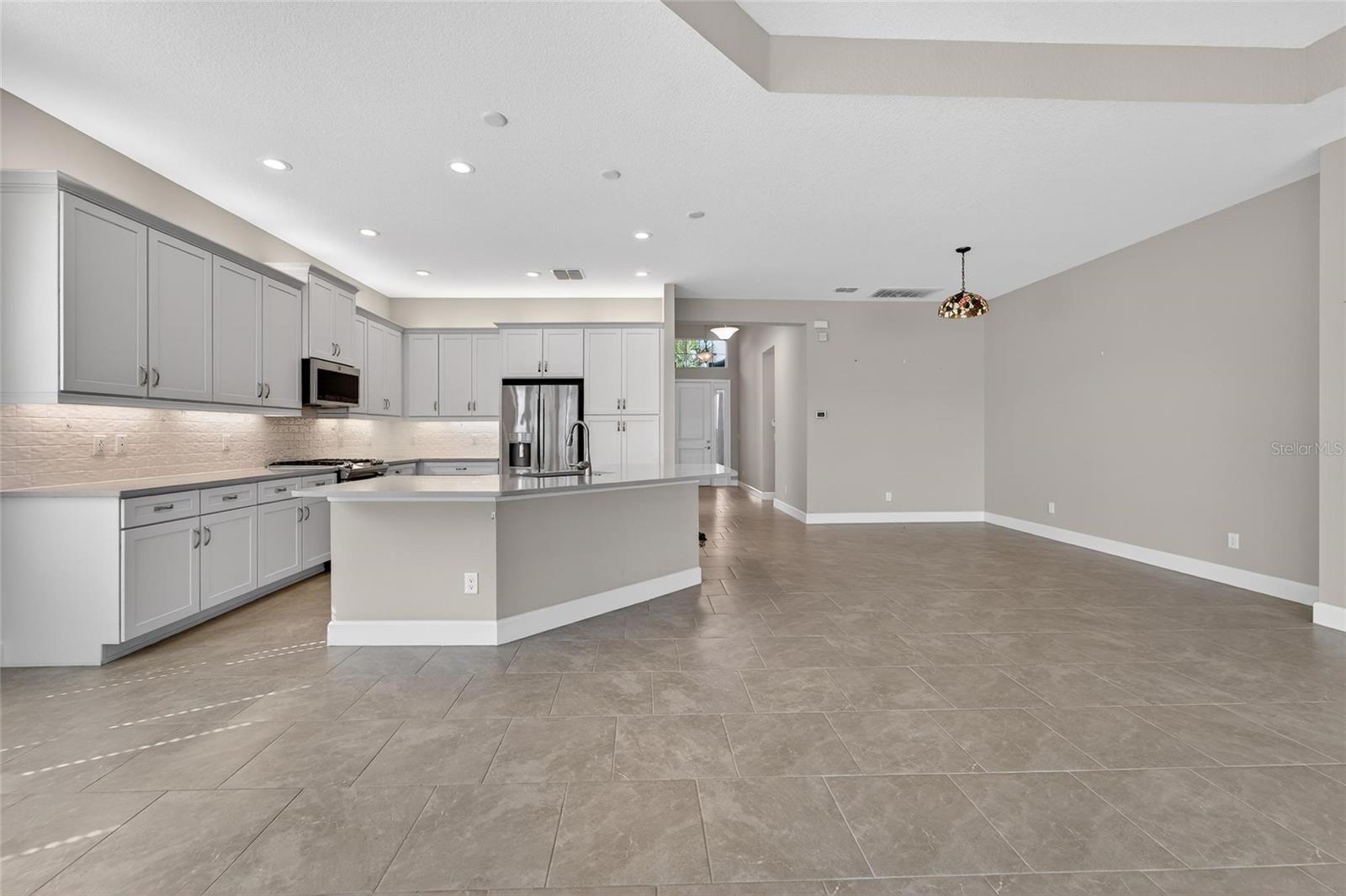 Image 21 of 79 For 15512 Corona Del Mar Drive