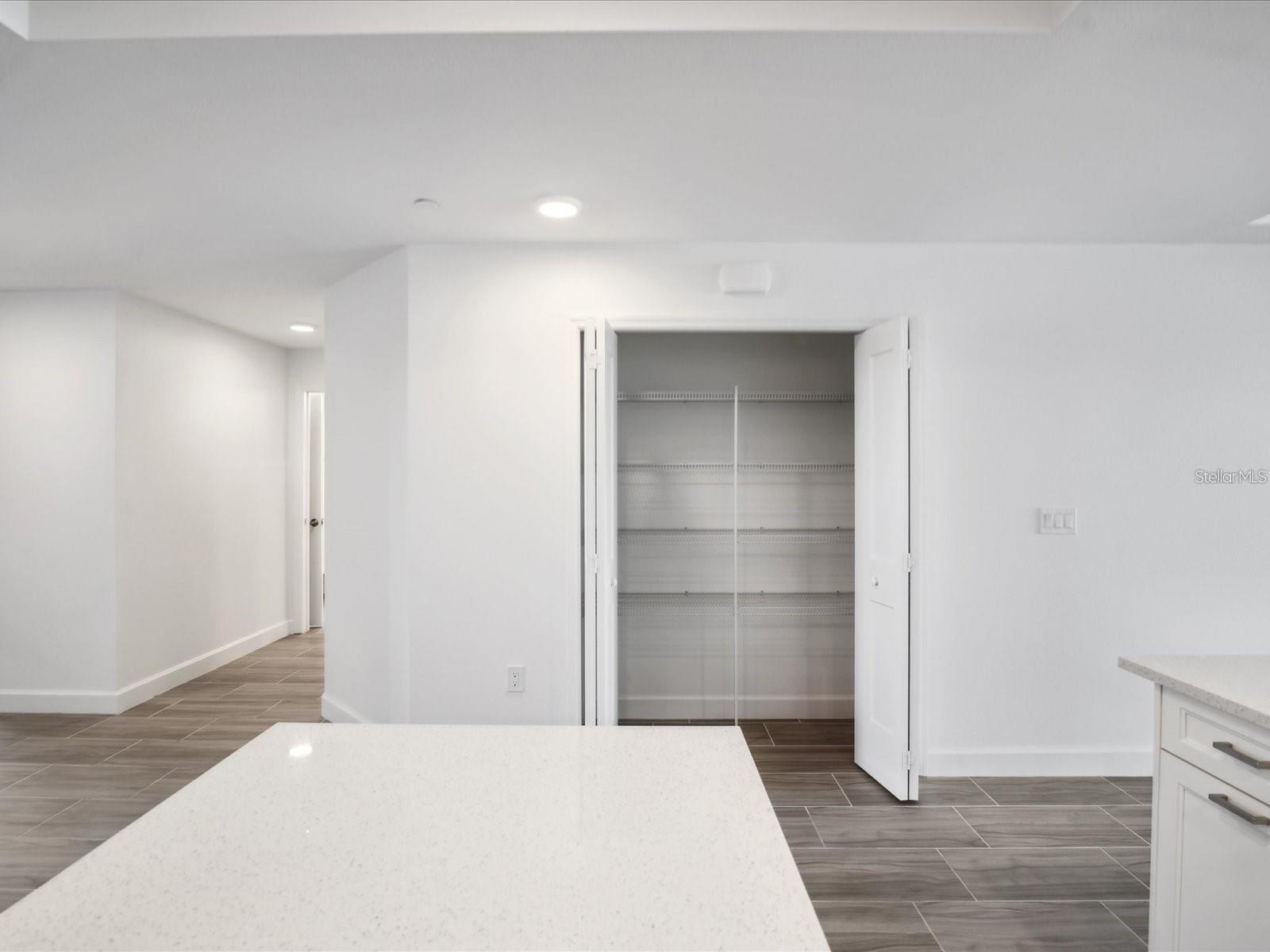 Image 15 of 35 For 125 Island Way 304