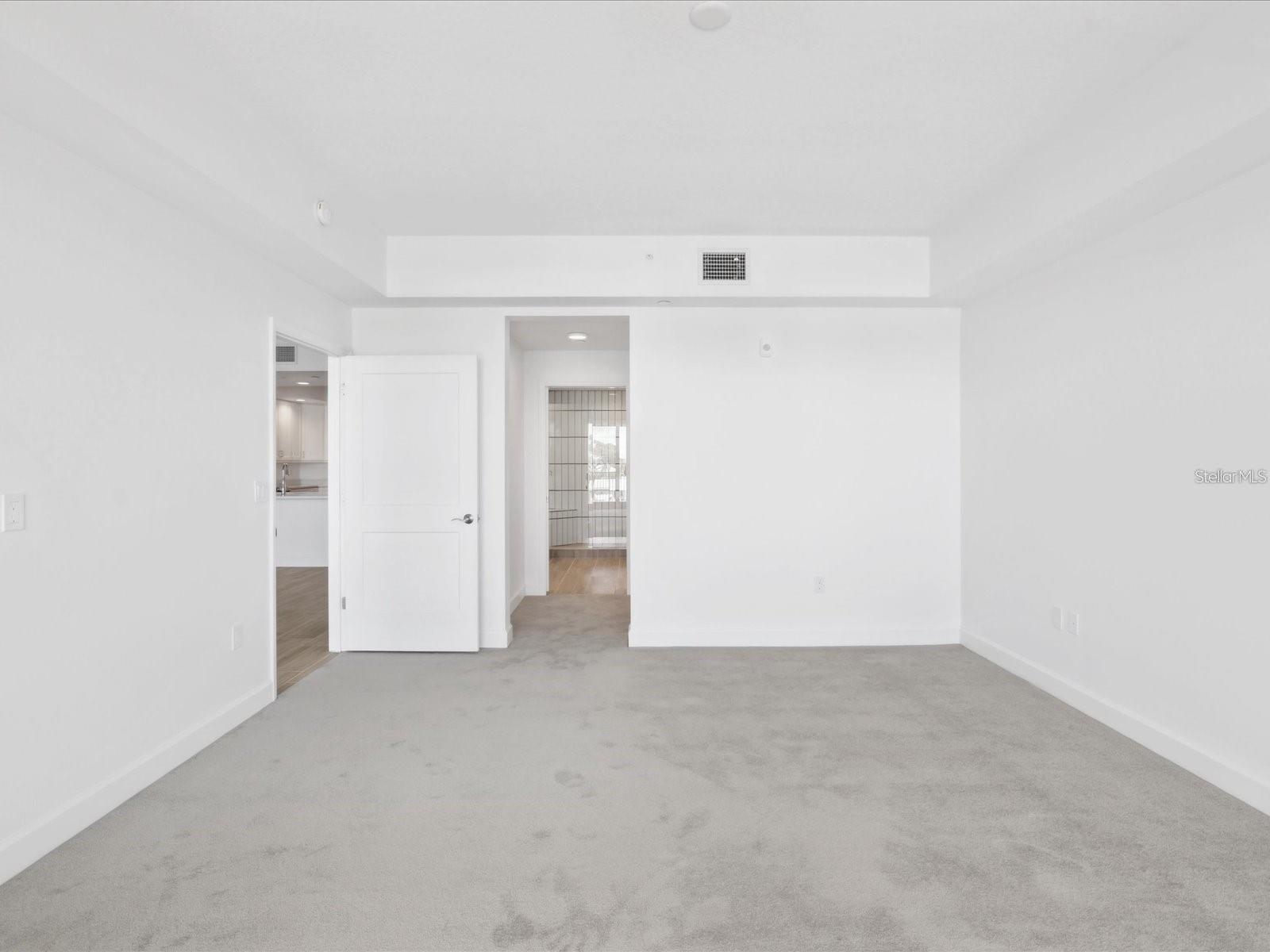 Image 21 of 35 For 125 Island Way 304