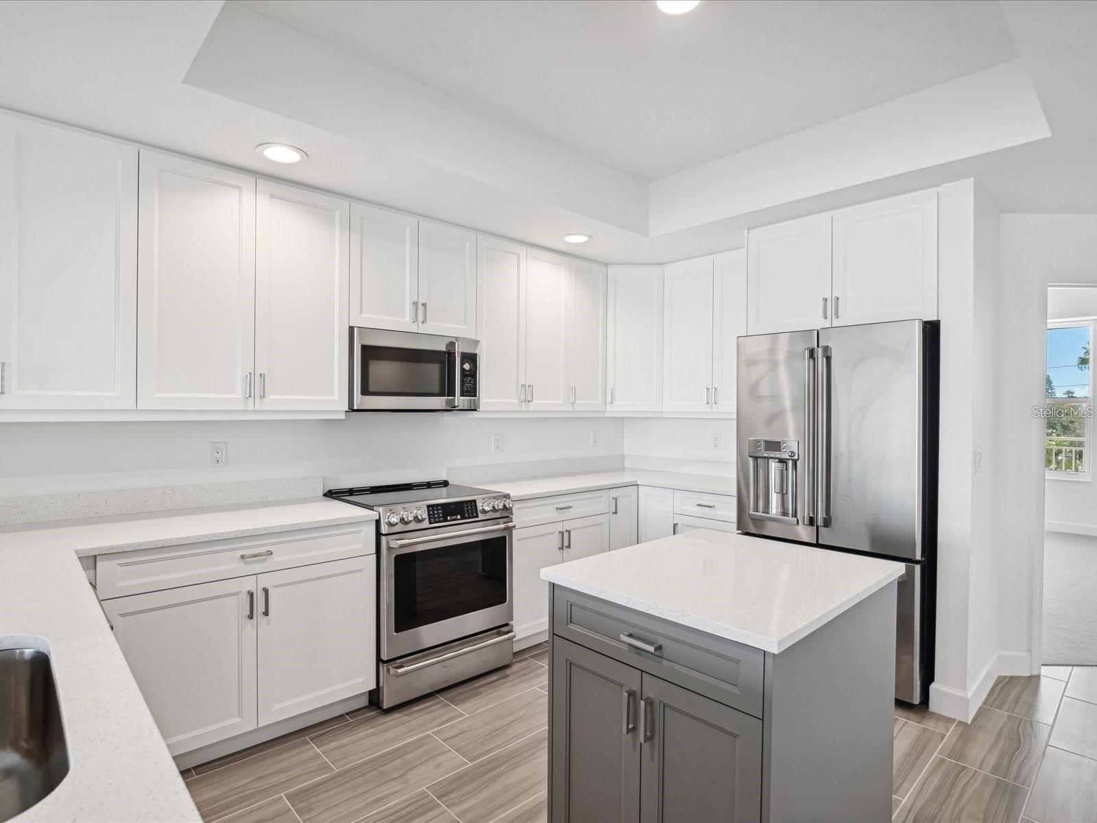 Image 7 of 35 For 125 Island Way 304