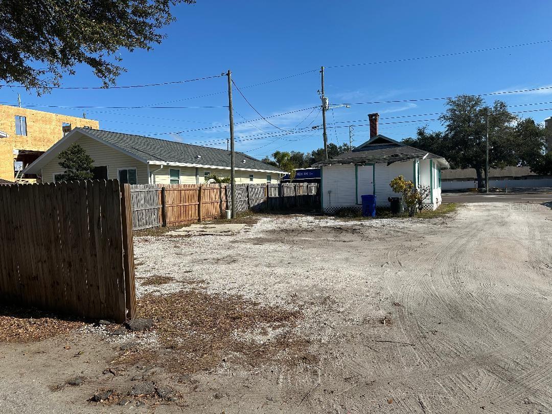 Image 10 of 14 For 736 Main Street