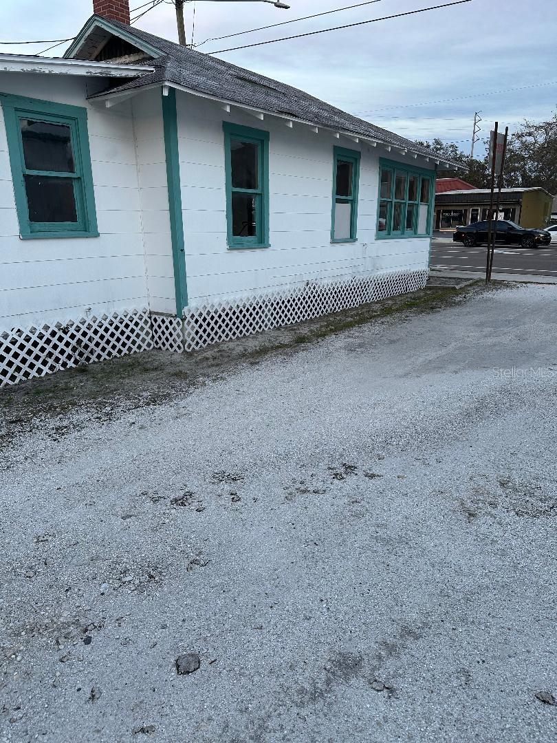 Image 8 of 14 For 736 Main Street