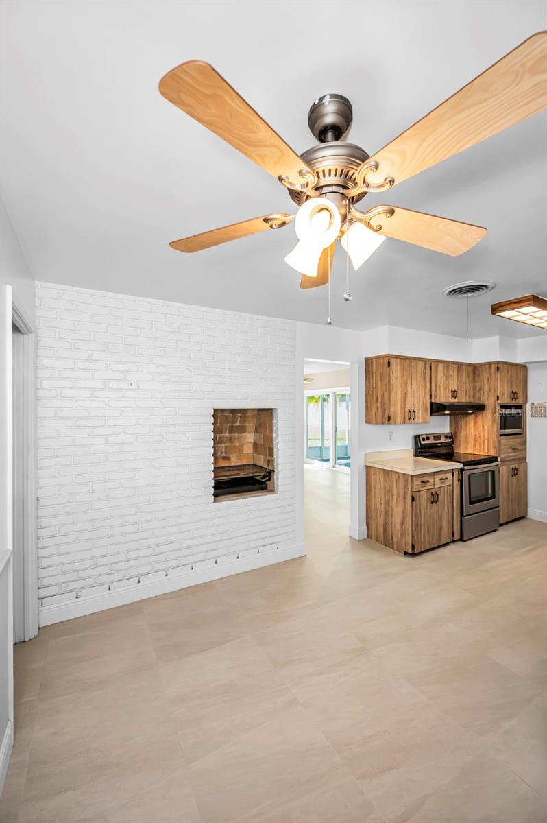 Image 14 of 41 For 1338 Hamlin Drive