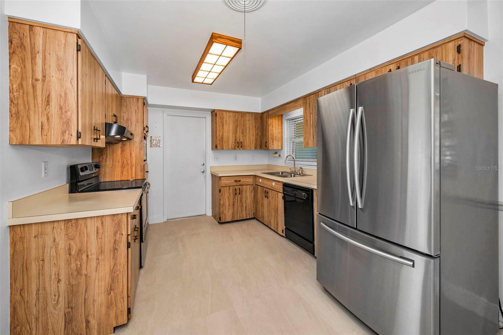 Image 15 of 41 For 1338 Hamlin Drive