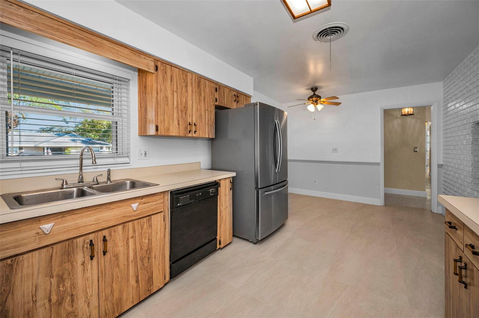 Image 19 of 41 For 1338 Hamlin Drive