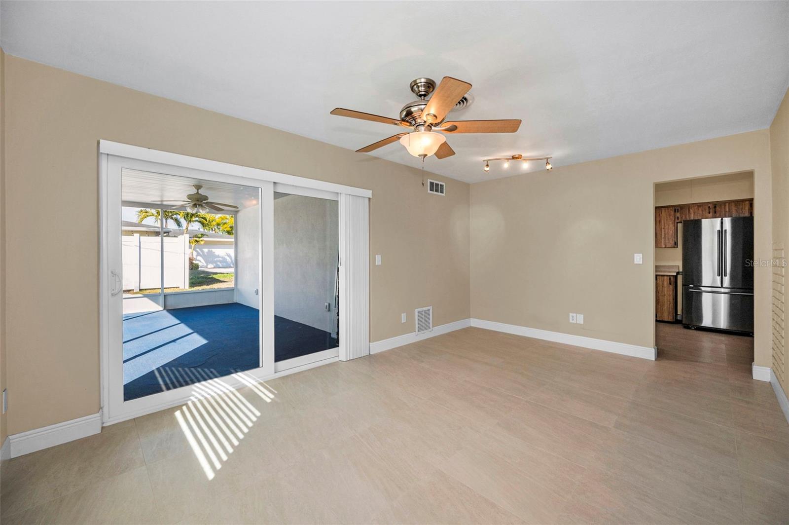 Image 23 of 41 For 1338 Hamlin Drive