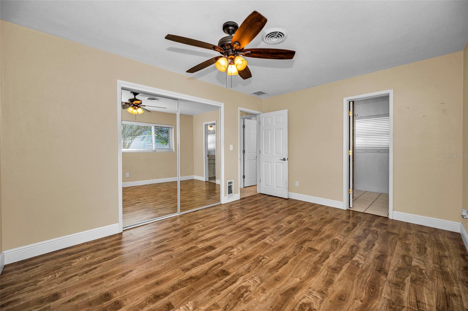 Image 25 of 41 For 1338 Hamlin Drive