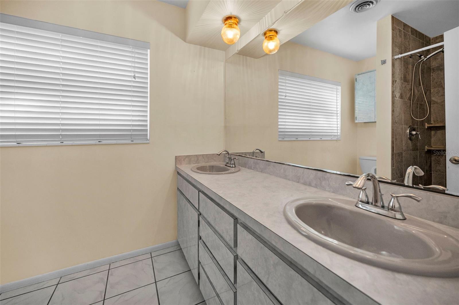 Image 26 of 41 For 1338 Hamlin Drive