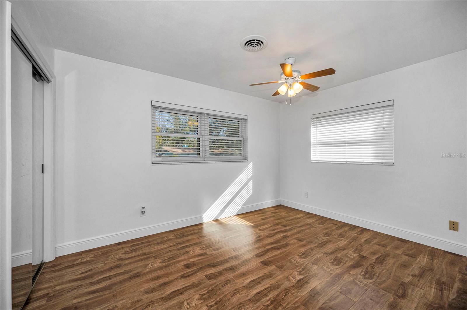 Image 29 of 41 For 1338 Hamlin Drive