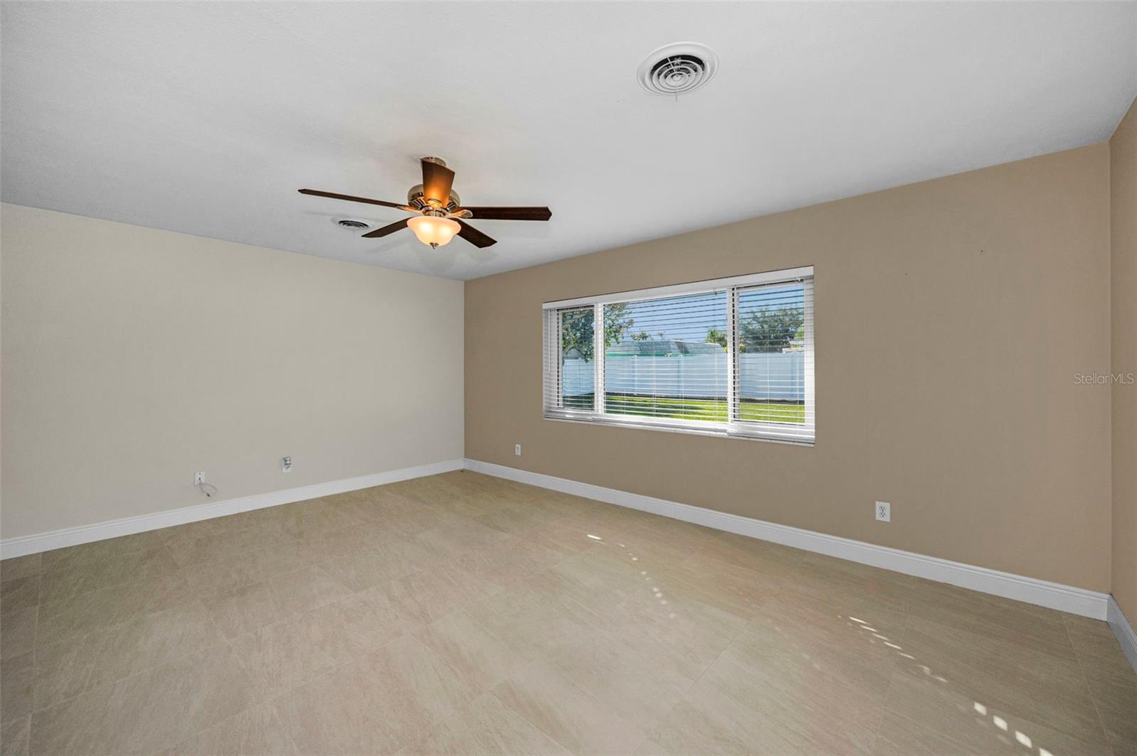 Image 9 of 41 For 1338 Hamlin Drive