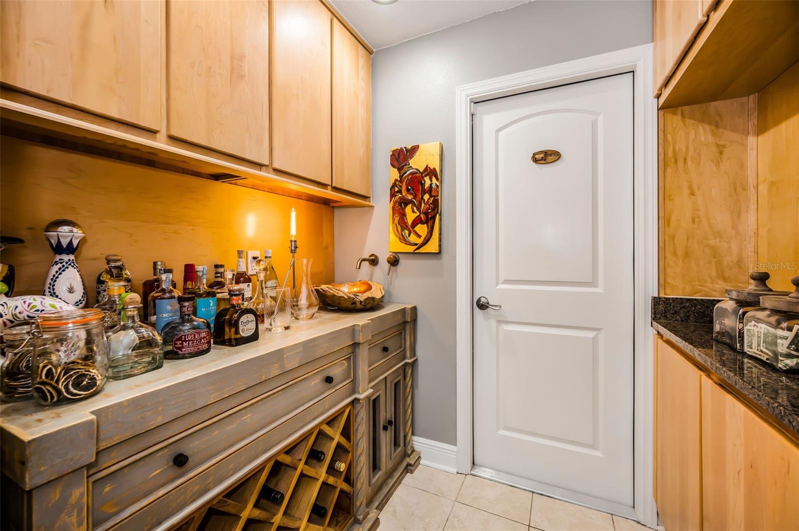 Image 15 of 53 For 990 San Carlos Court Ne