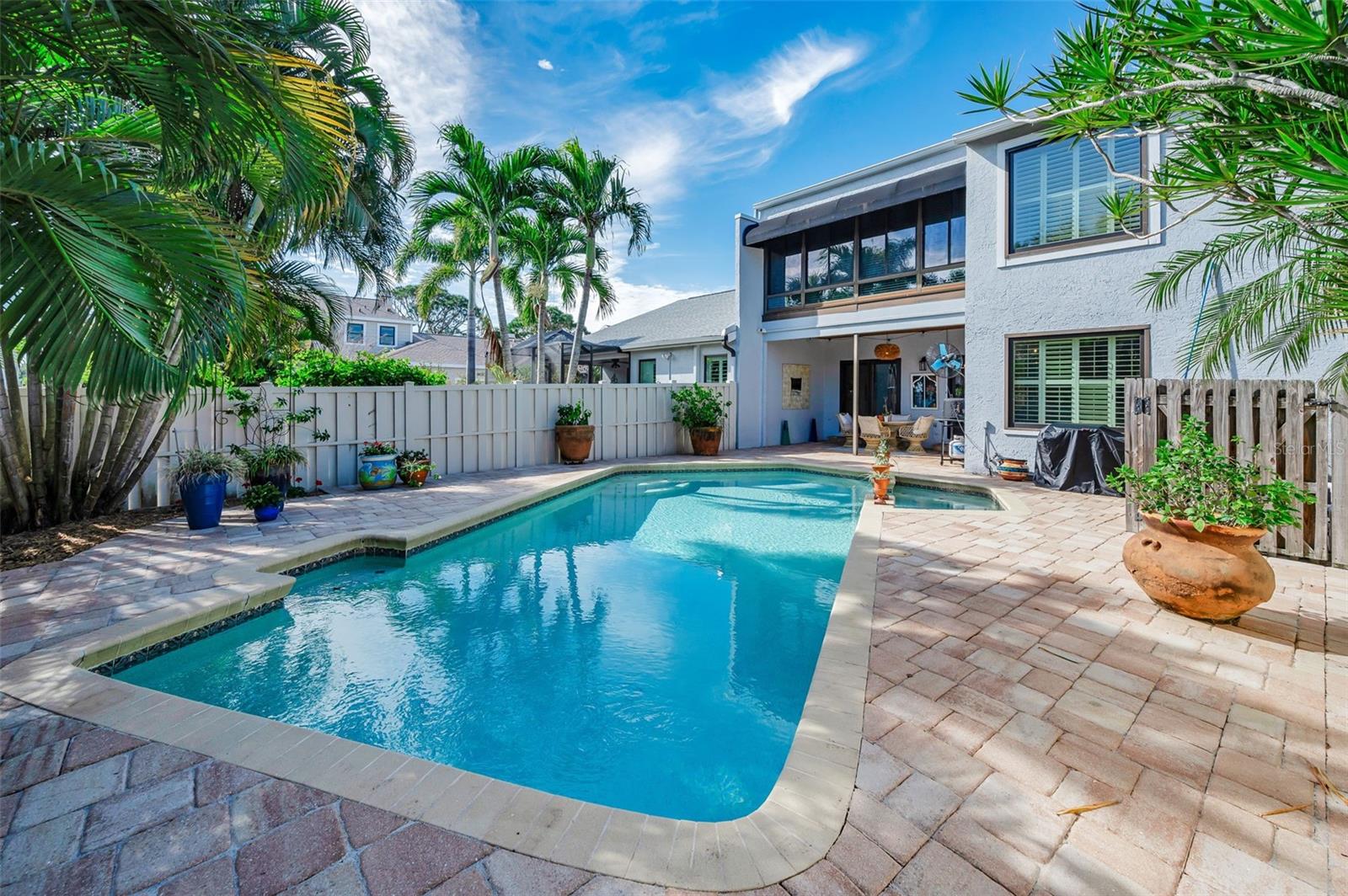 Image 2 of 53 For 990 San Carlos Court Ne