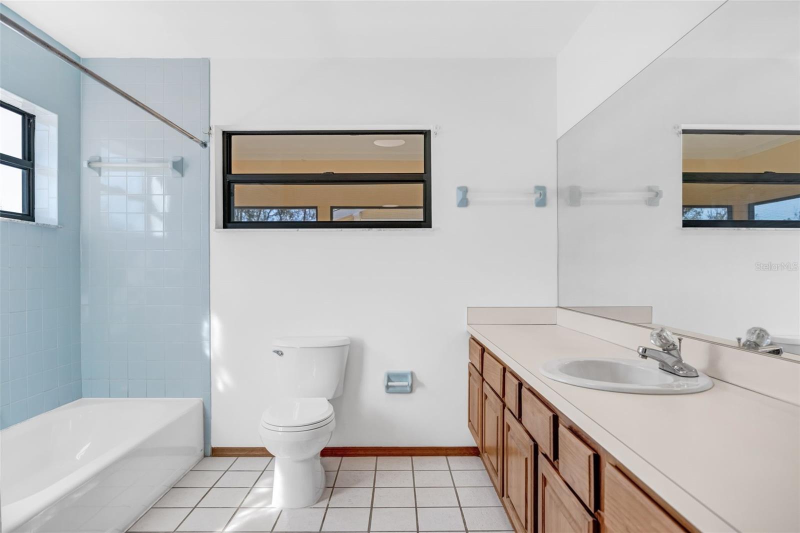 Image 23 of 42 For 12009 Anderson Drive