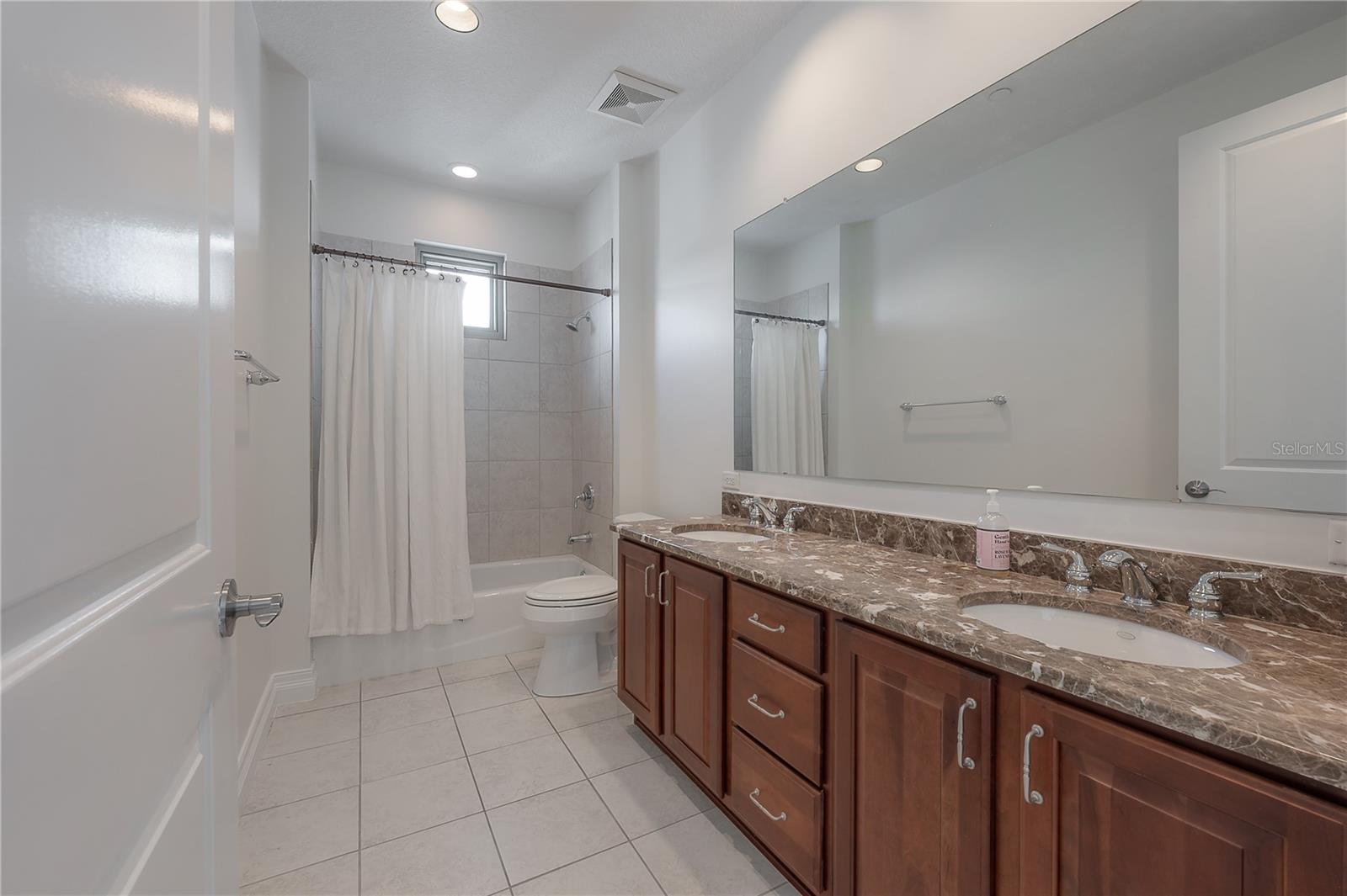 Image 20 of 61 For 449 12th Street 2701