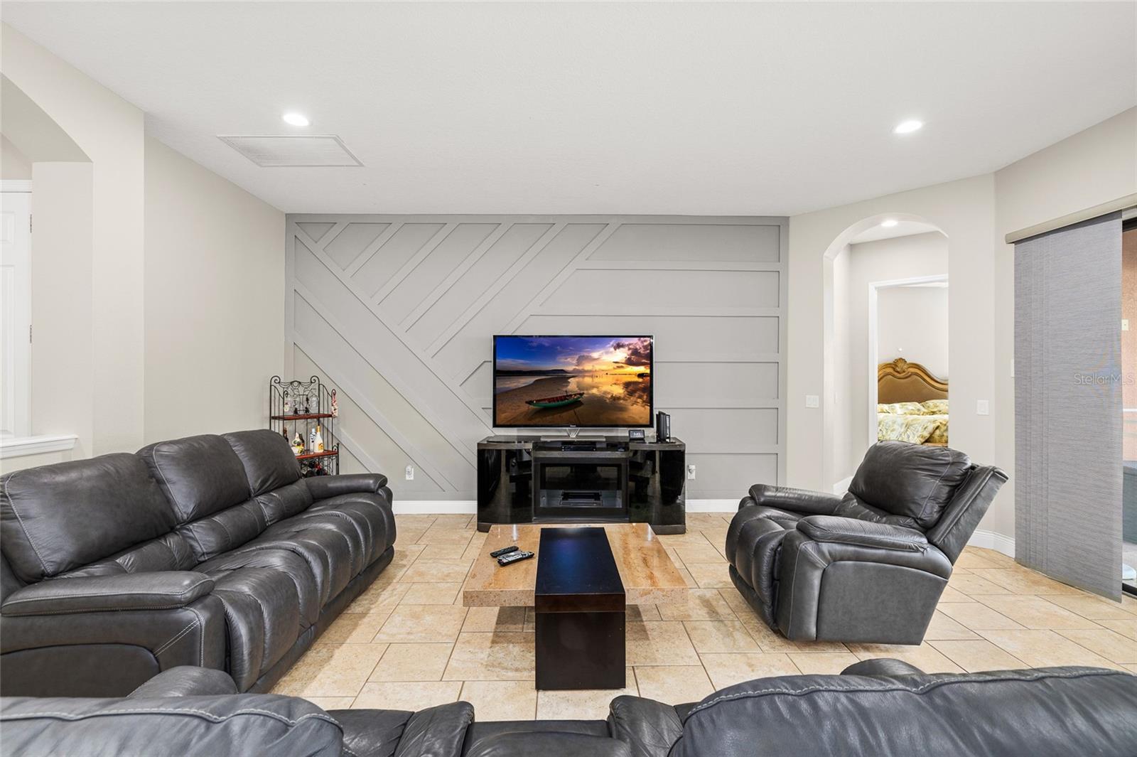 Image 17 of 60 For 10902 Charmwood Drive