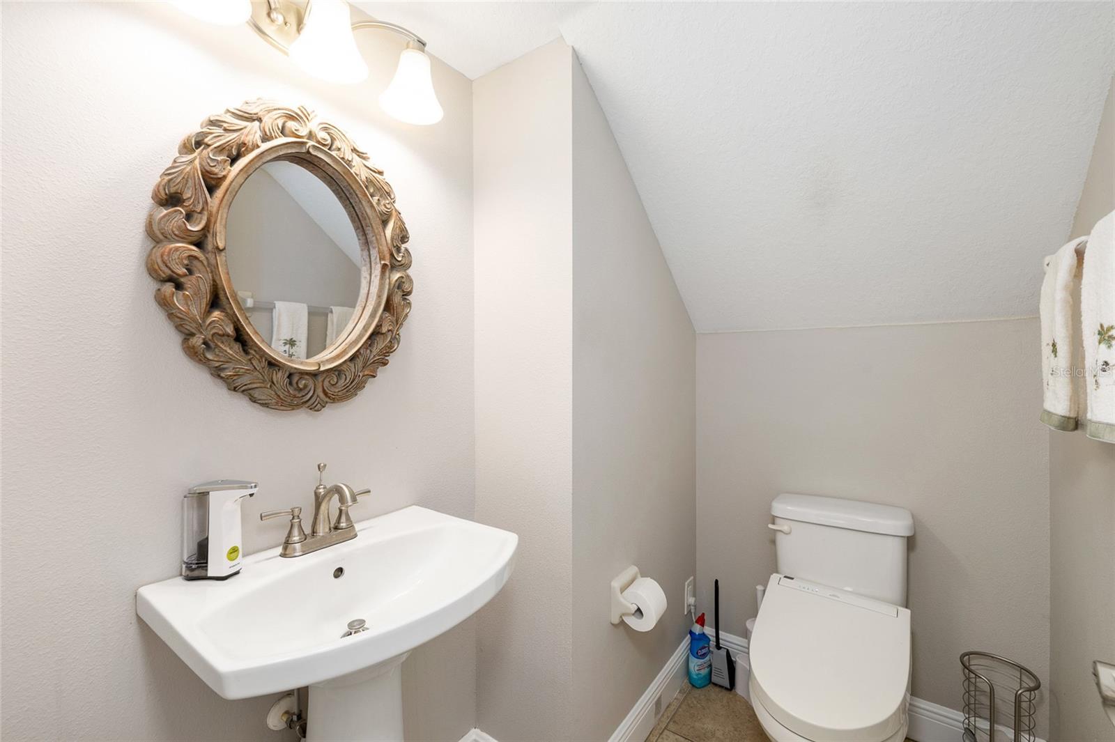 Image 19 of 60 For 10902 Charmwood Drive