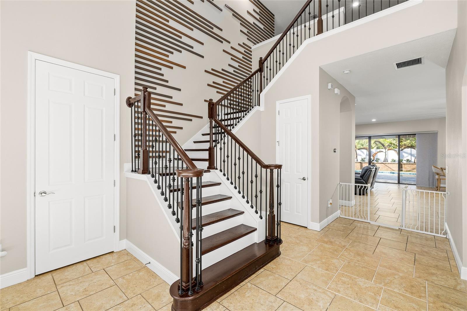 Image 6 of 60 For 10902 Charmwood Drive