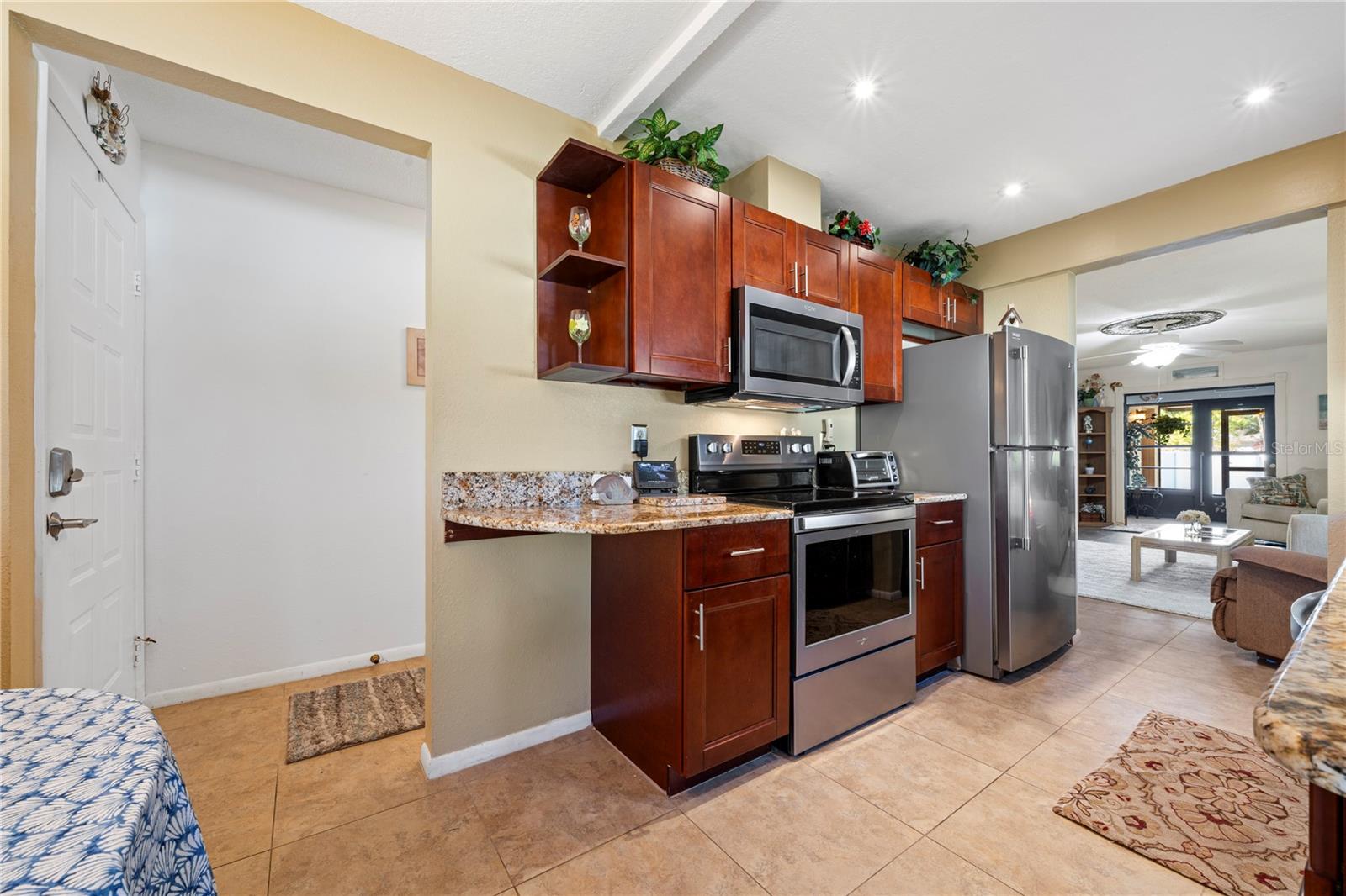 Image 10 of 75 For 7360 Ulmerton Road 15d