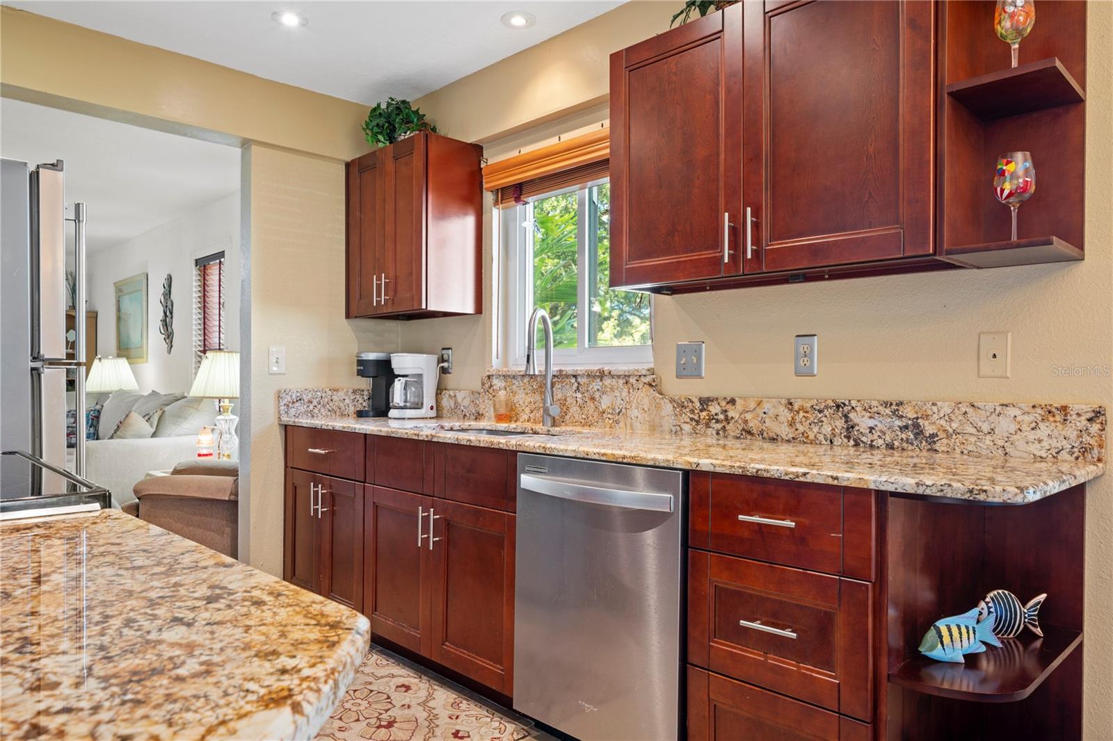 Image 11 of 75 For 7360 Ulmerton Road 15d