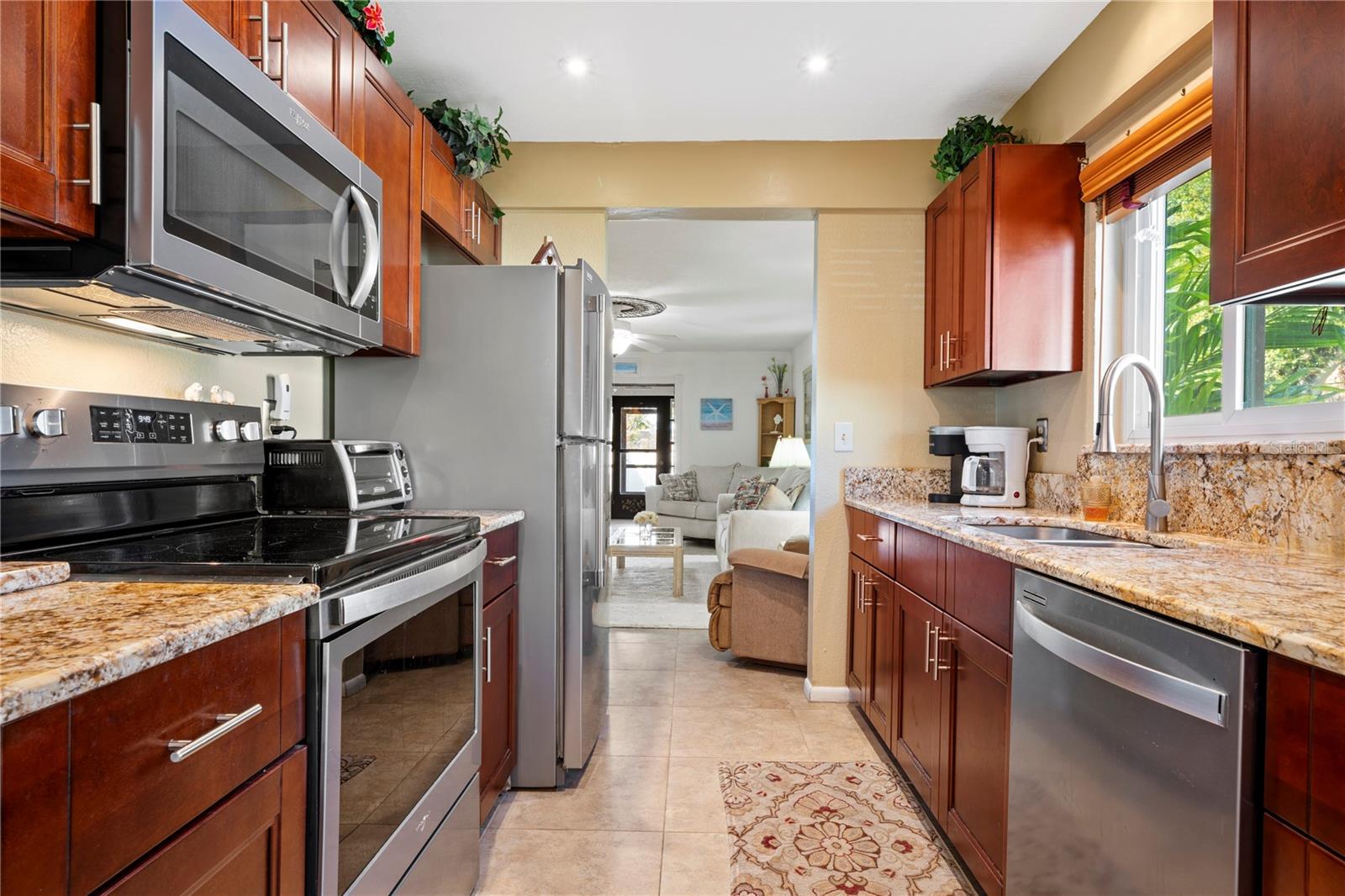 Image 12 of 75 For 7360 Ulmerton Road 15d