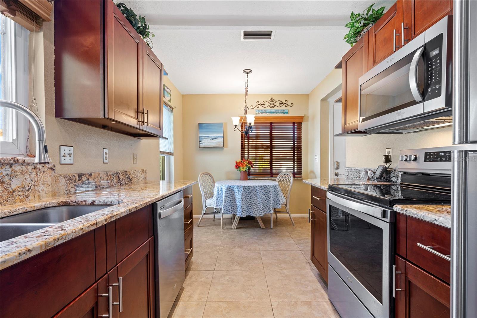 Image 15 of 75 For 7360 Ulmerton Road 15d