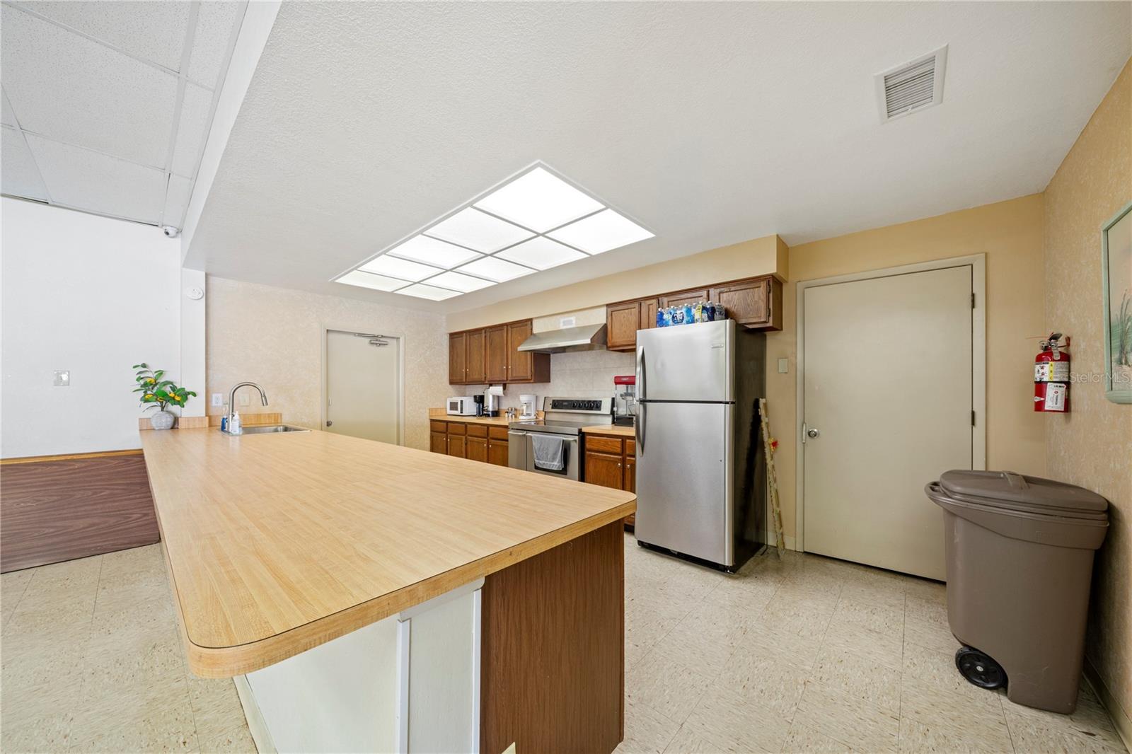 Image 51 of 75 For 7360 Ulmerton Road 15d