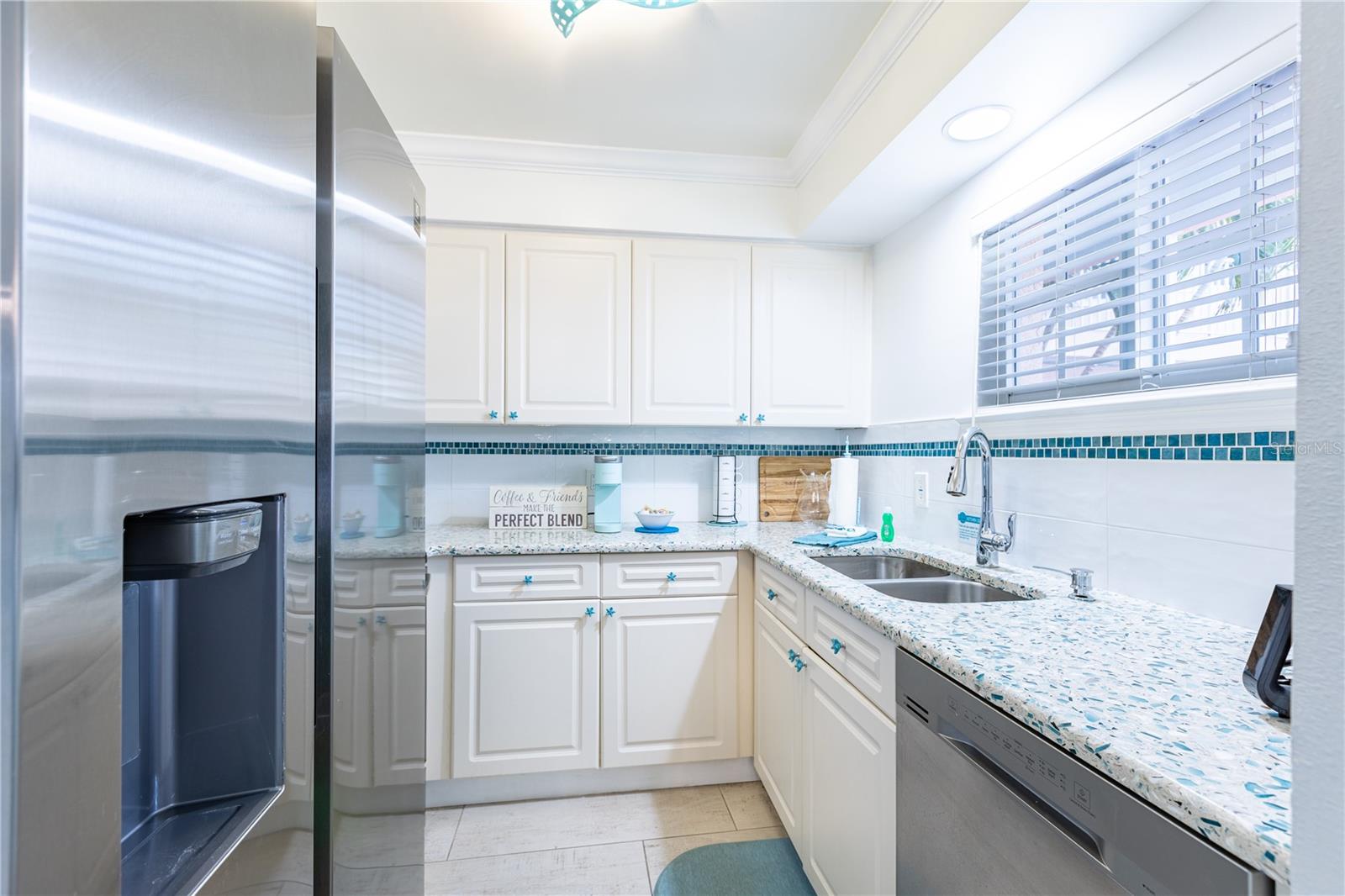 Image 11 of 47 For 19417 Gulf Boulevard C-104