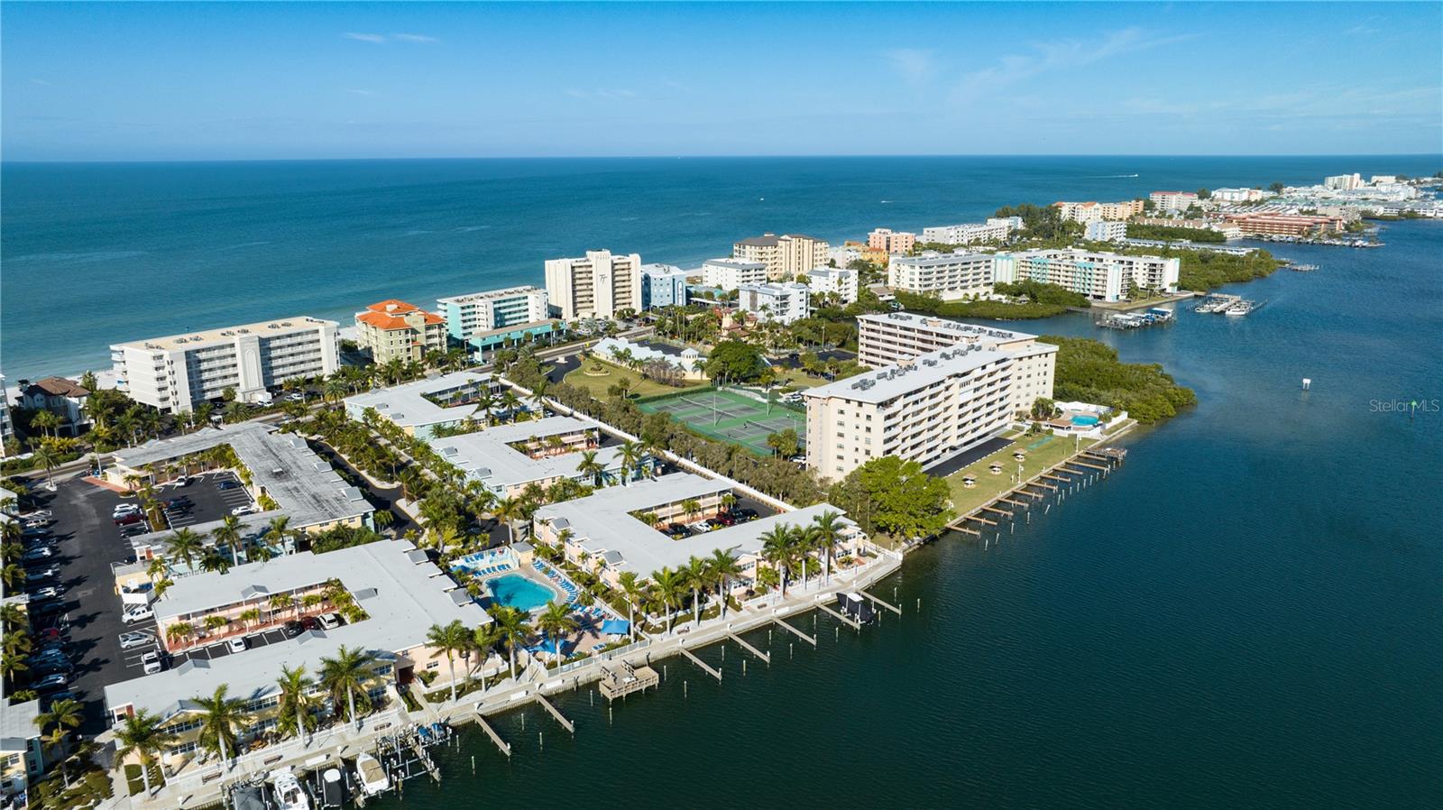 Image 31 of 47 For 19417 Gulf Boulevard C-104