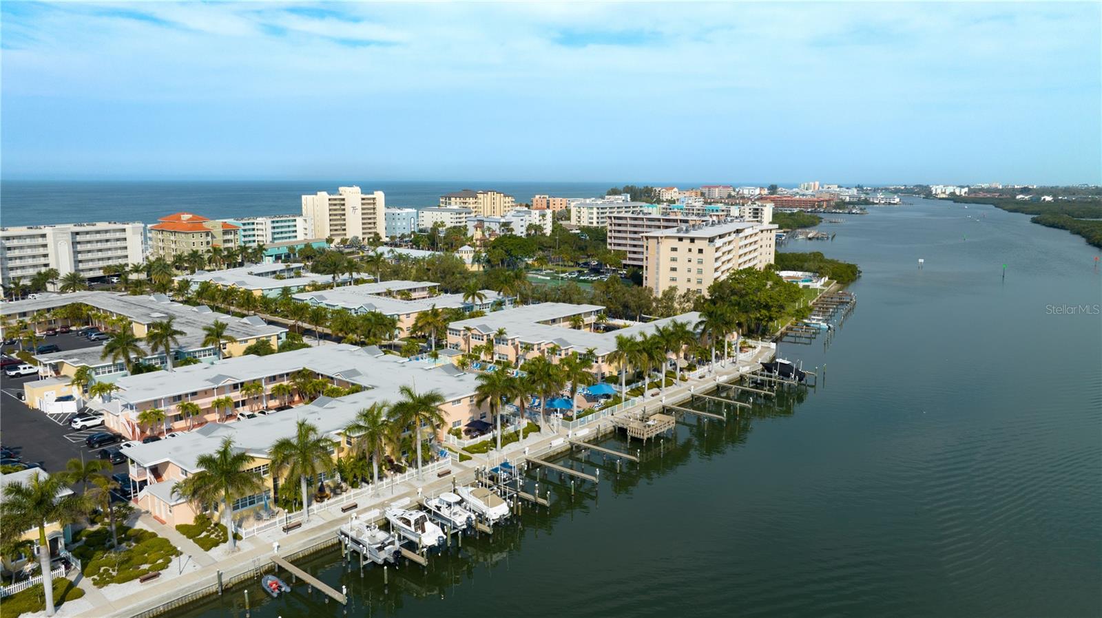 Image 33 of 47 For 19417 Gulf Boulevard C-104