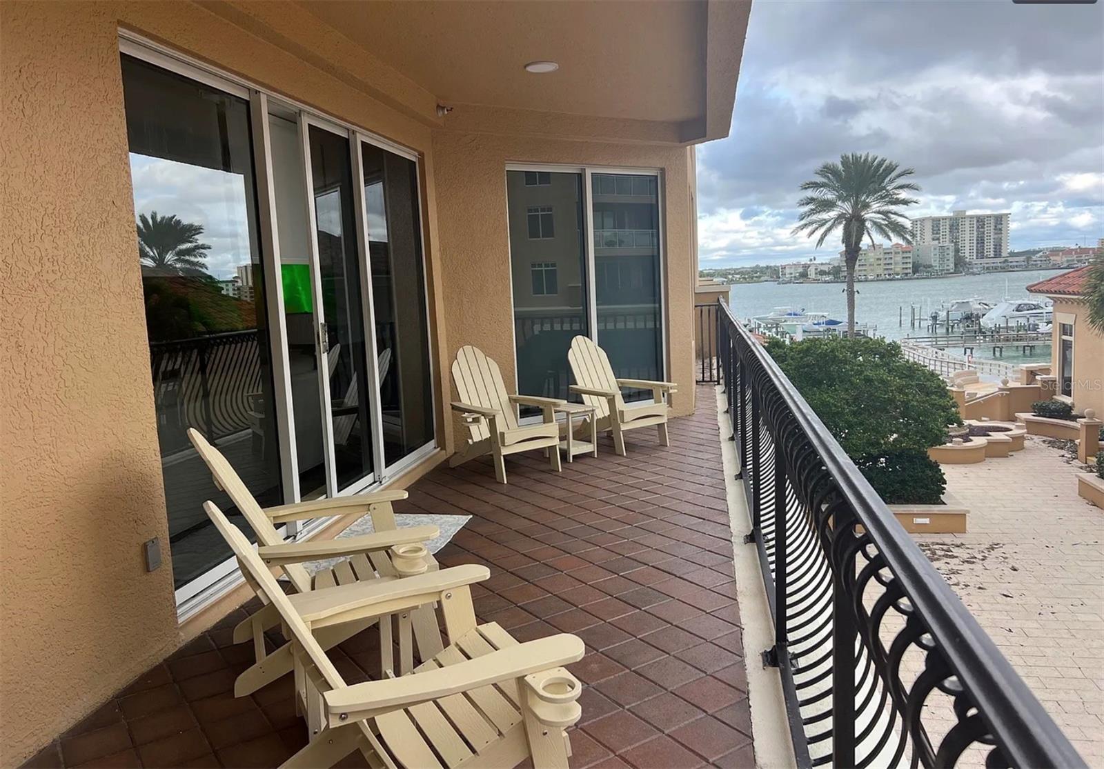 Image 10 of 45 For 521 Mandalay Avenue 307