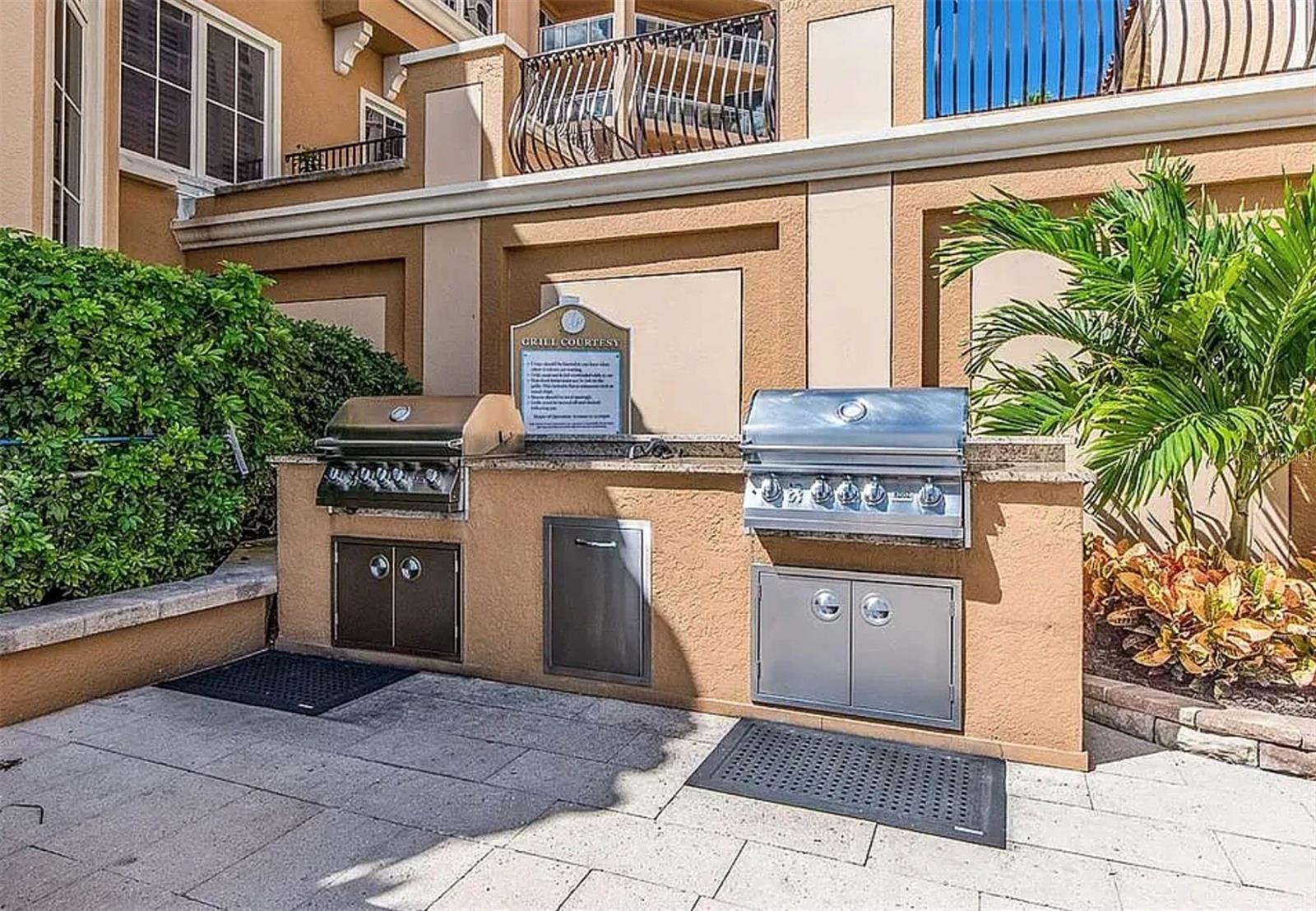 Image 16 of 45 For 521 Mandalay Avenue 307