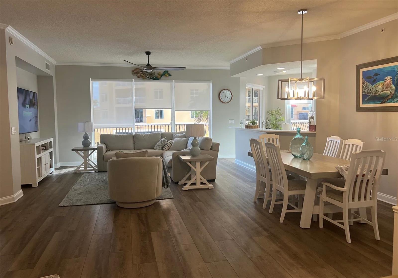 Image 3 of 45 For 521 Mandalay Avenue 307