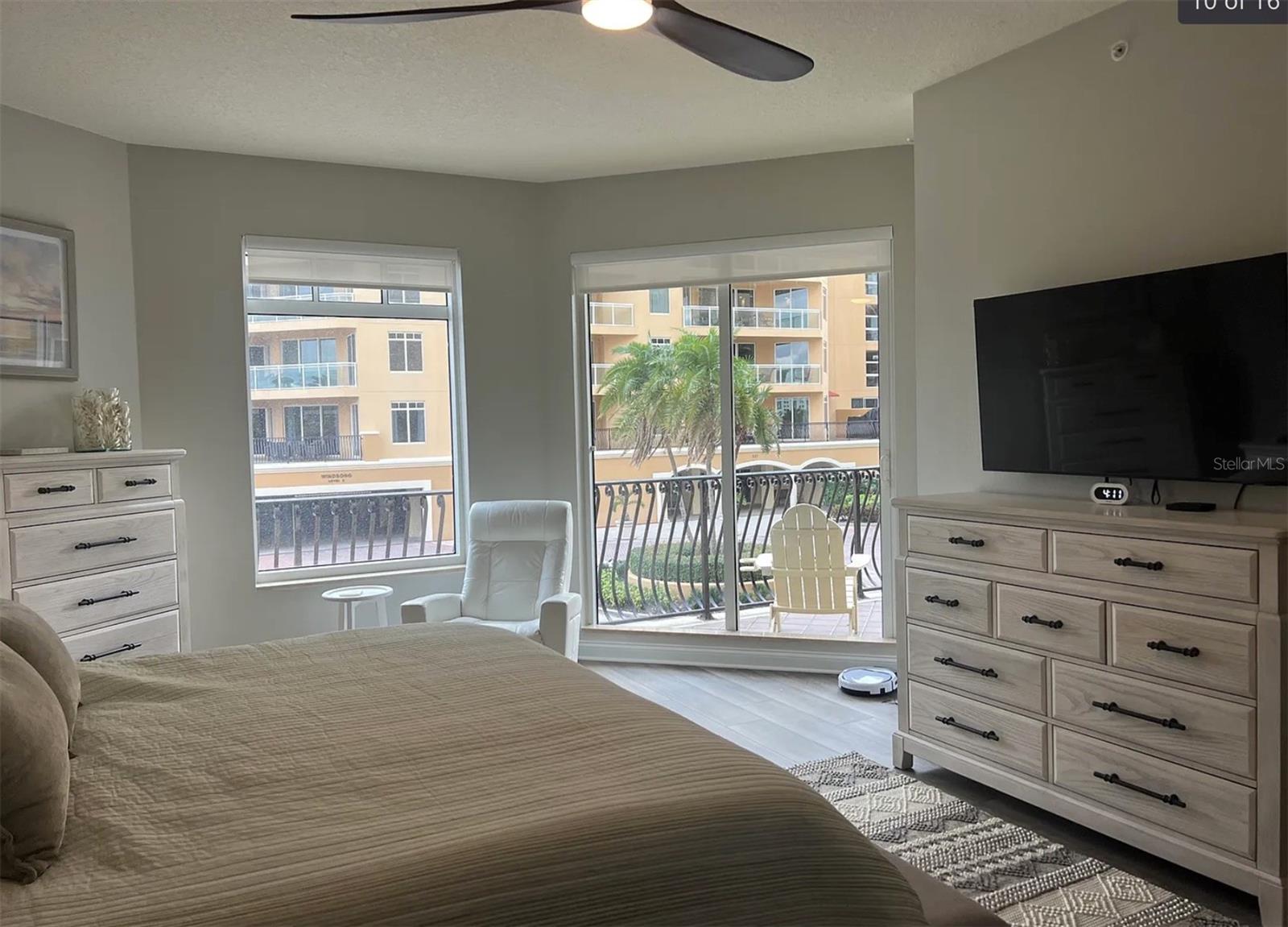 Image 6 of 45 For 521 Mandalay Avenue 307