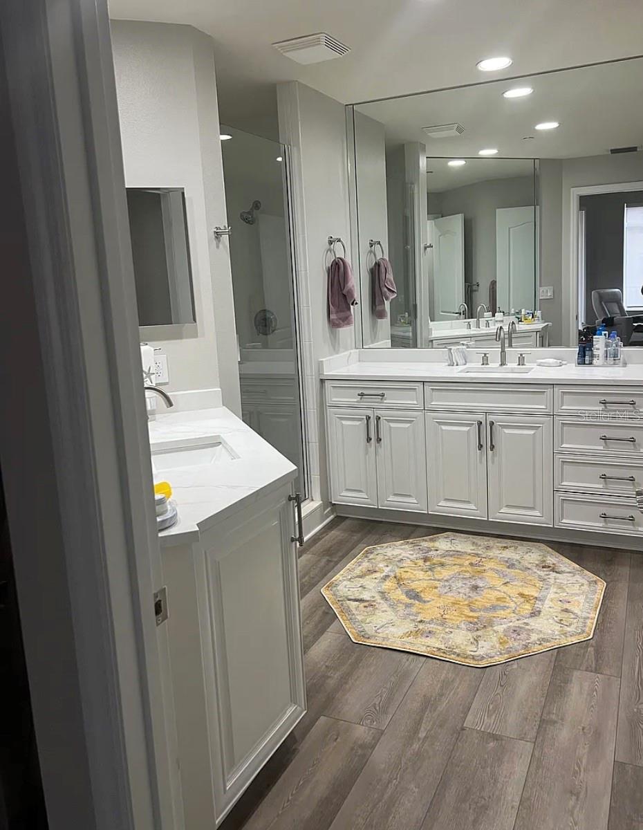 Image 7 of 45 For 521 Mandalay Avenue 307