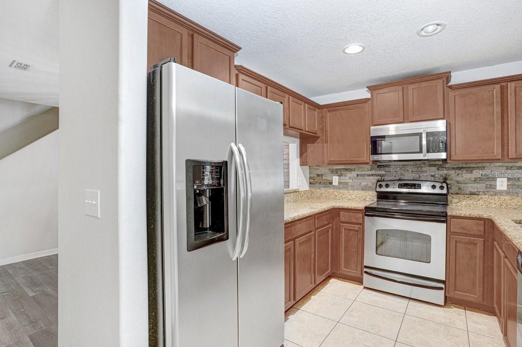 Image 16 of 38 For 37669 Aaralyn Road