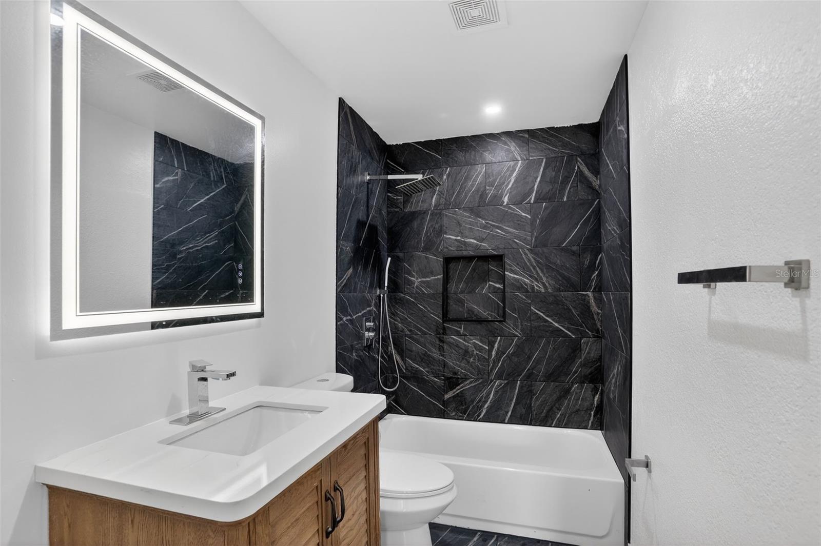 Image 14 of 43 For 101 Celeste Street