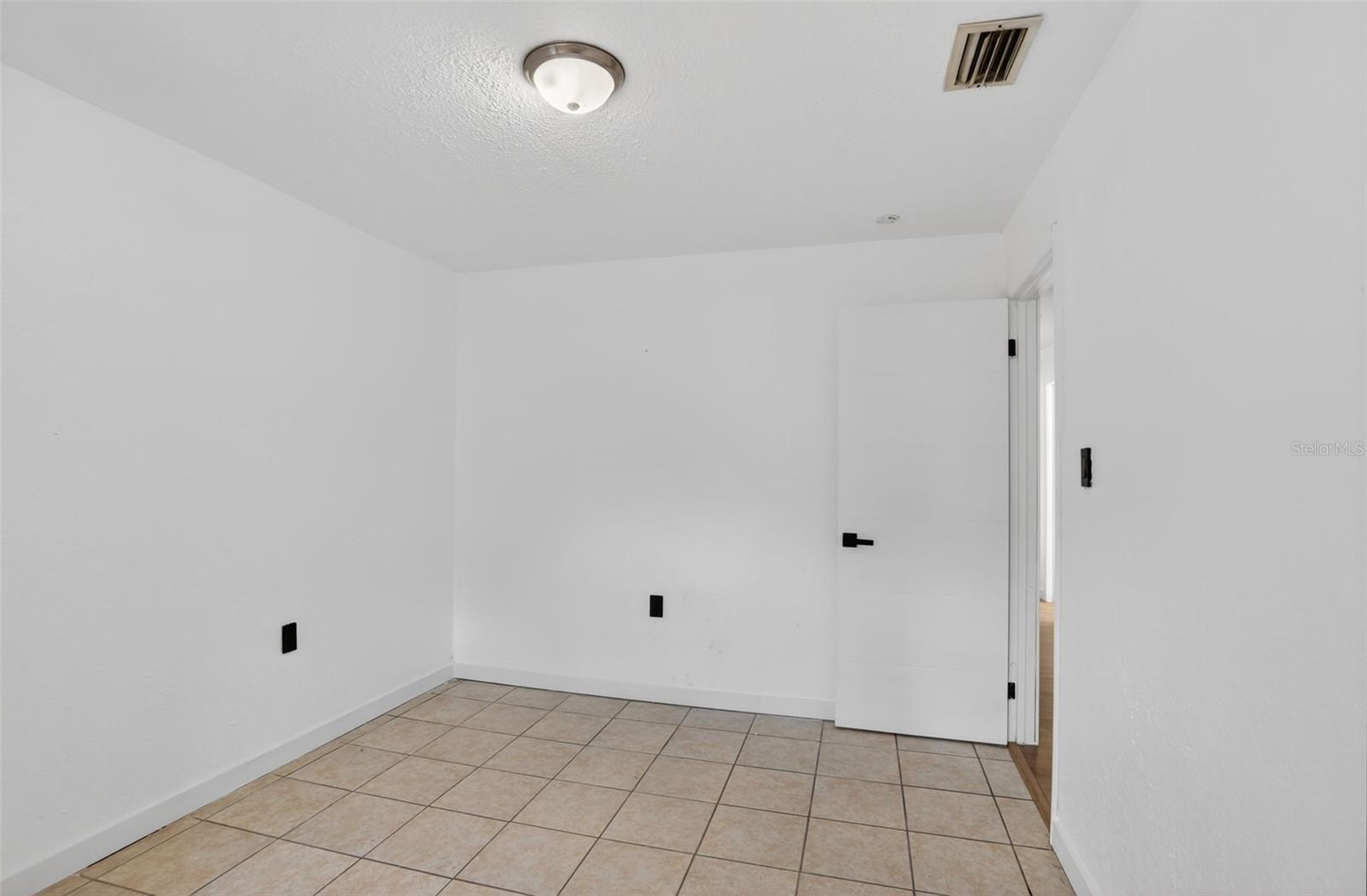 Image 18 of 43 For 101 Celeste Street