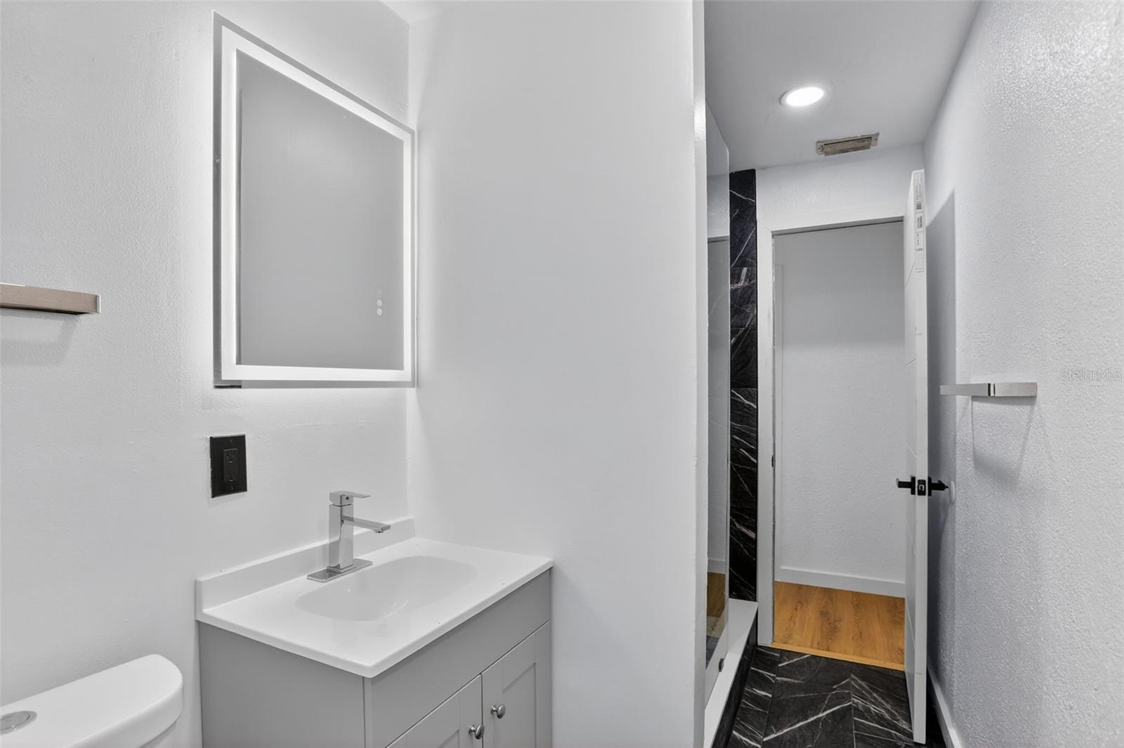 Image 20 of 43 For 101 Celeste Street