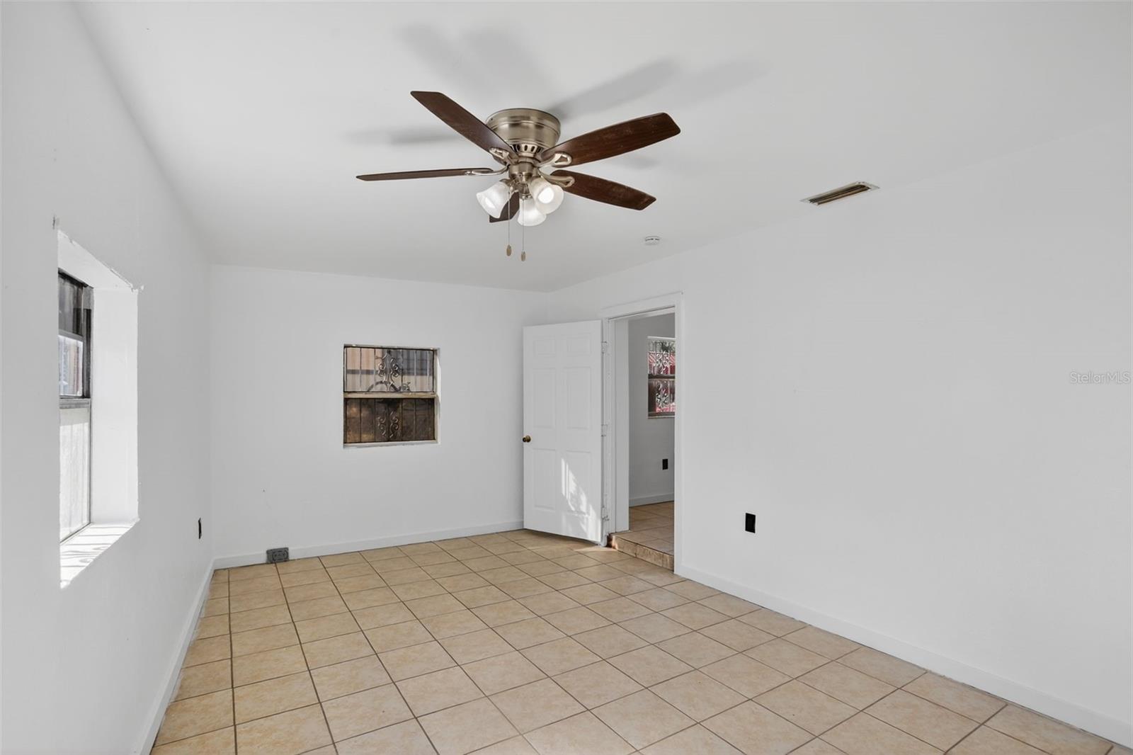 Image 33 of 43 For 101 Celeste Street