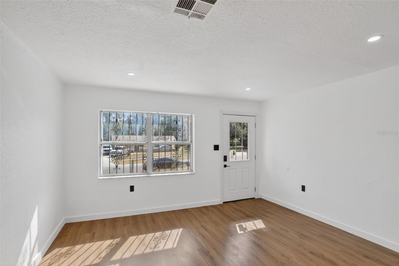 Image 4 of 43 For 101 Celeste Street