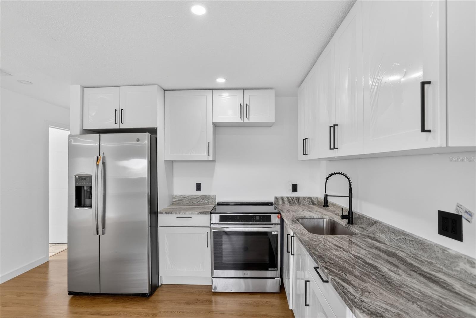 Image 7 of 43 For 101 Celeste Street