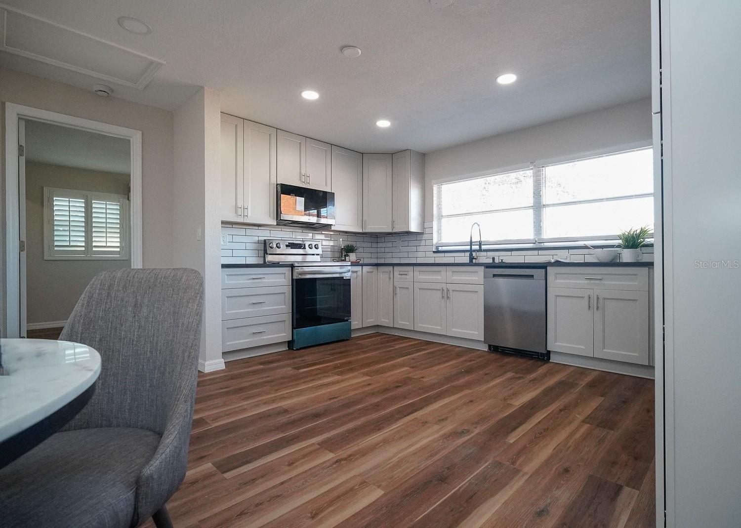 Image 32 of 84 For 110 92nd Avenue Ne