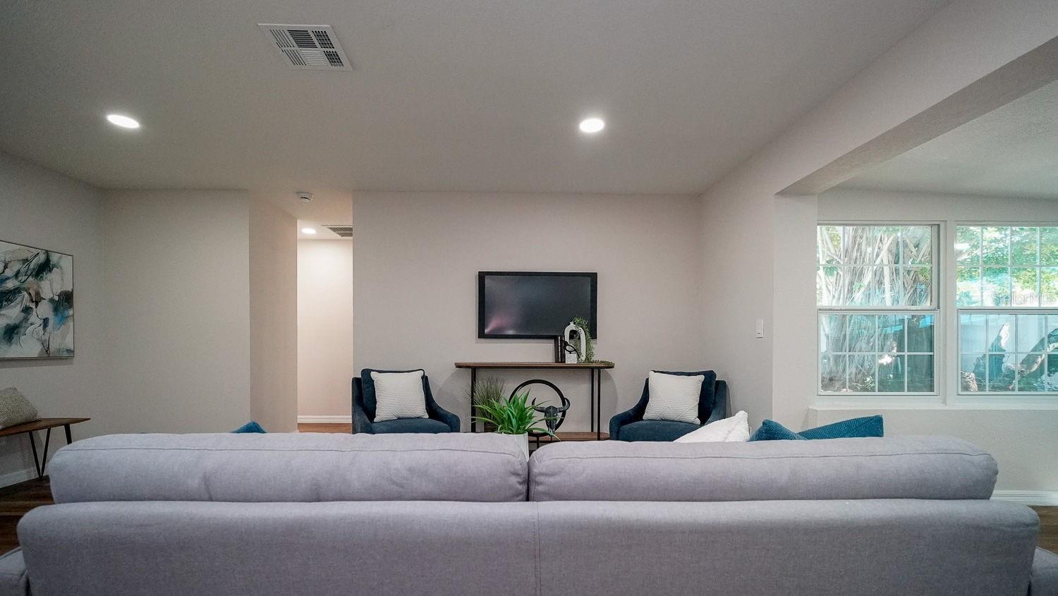 Image 5 of 84 For 110 92nd Avenue Ne