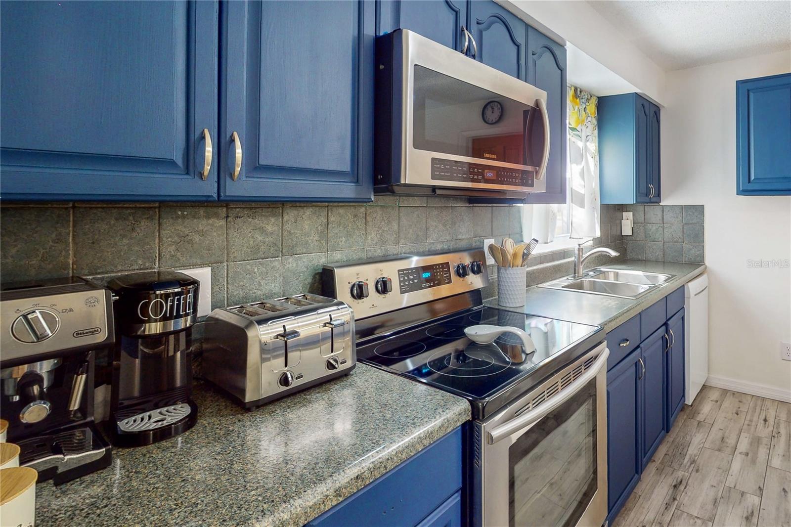 Image 2 of 17 For 4361 72nd Terrace N