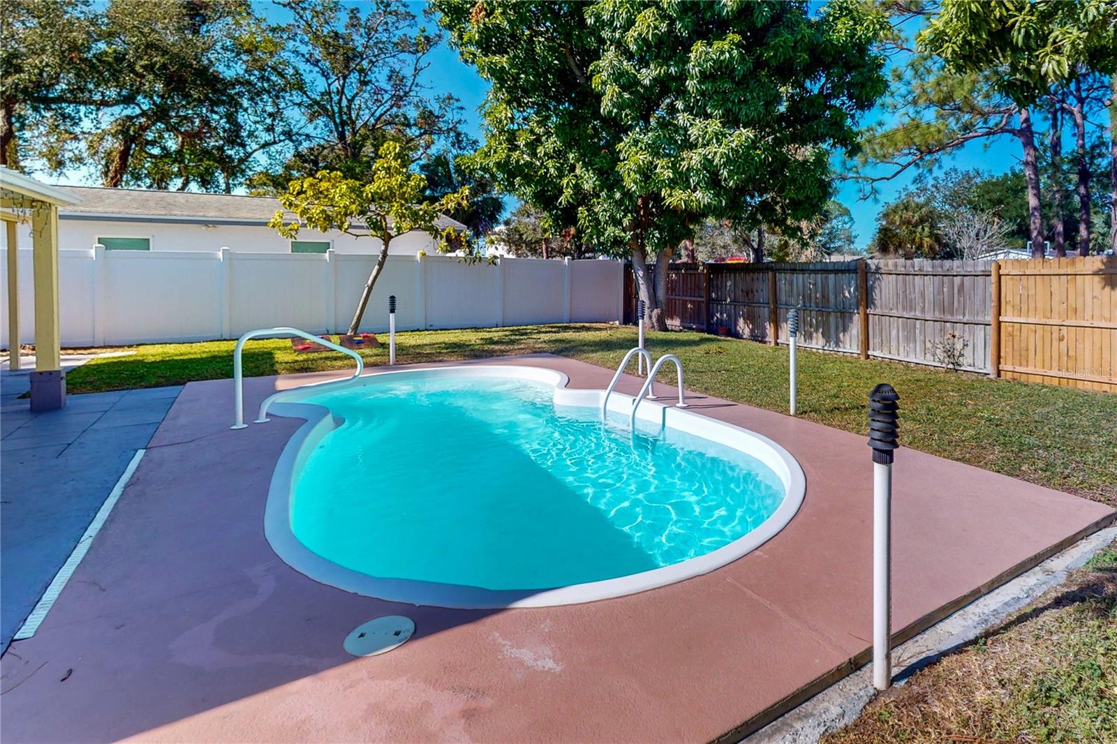 Image 7 of 17 For 4361 72nd Terrace N