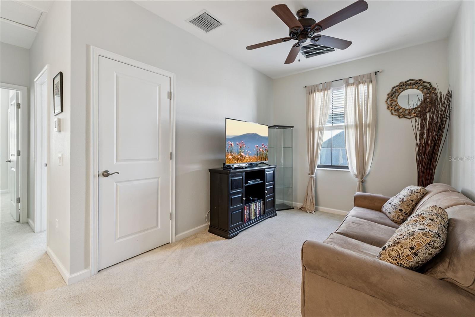 Image 17 of 66 For 5714 Colony Glen Road