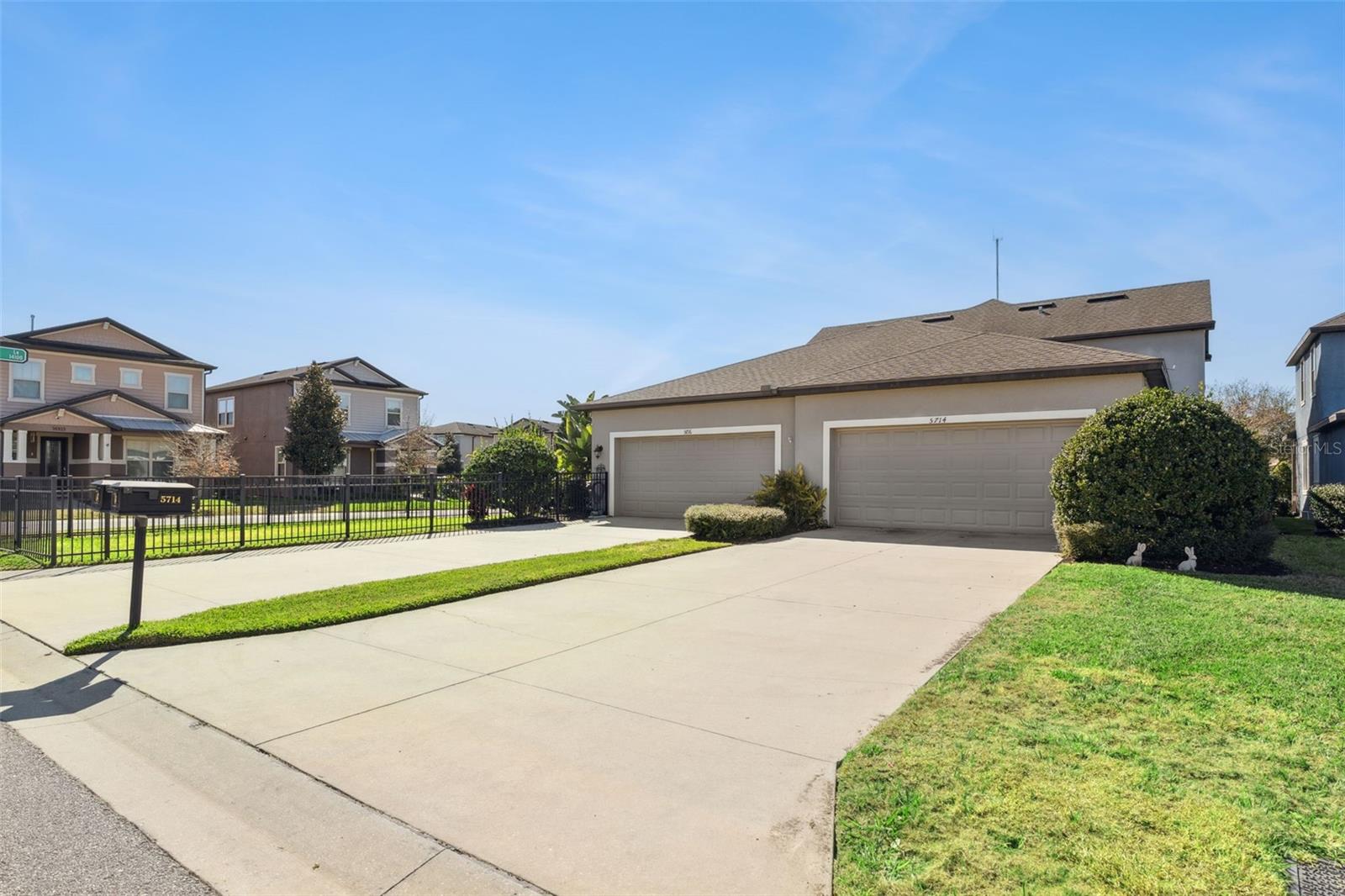 Image 27 of 66 For 5714 Colony Glen Road