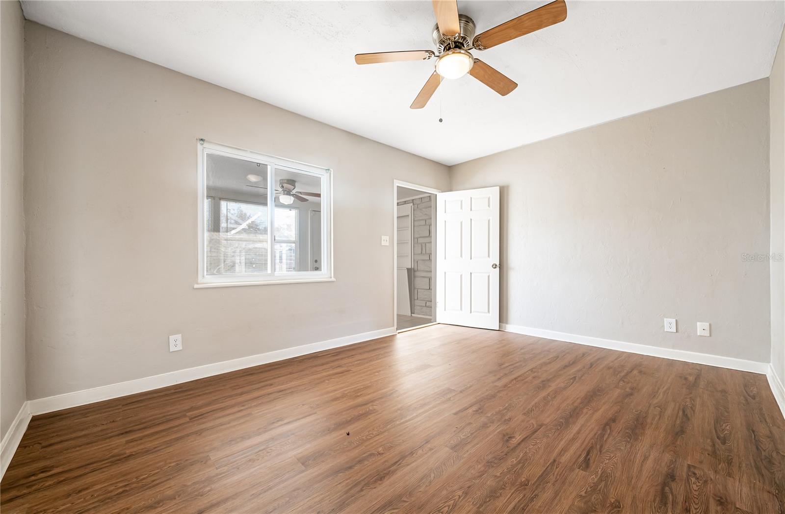 Image 5 of 15 For 119 37th Street S